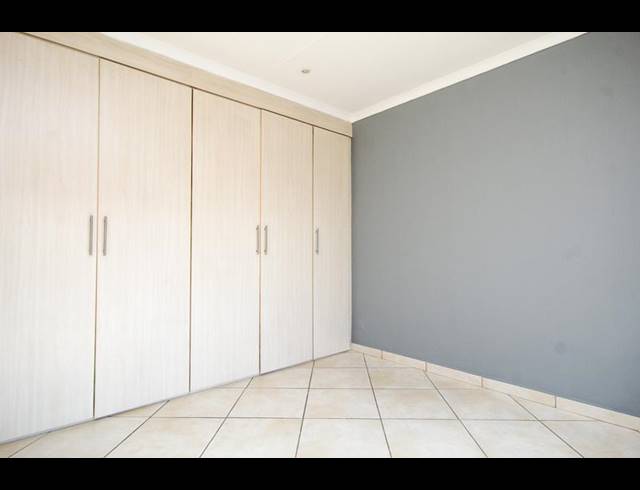 3 BEDROOM TOWNHOUSE FOR SALE IN THATCHFIELD